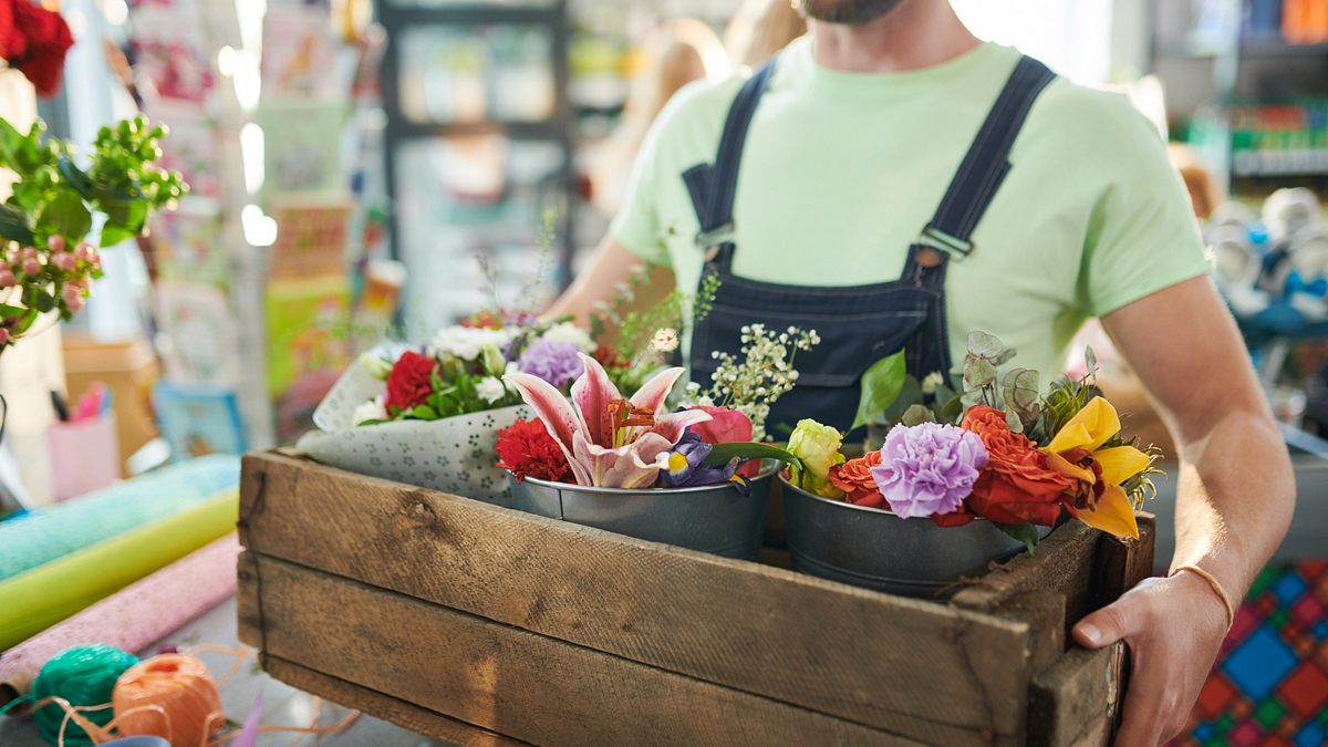 How to Surprise Someone Special With Same-Day Flower Delivery? | by Élan Flowers | Jun, 2024 | Medium