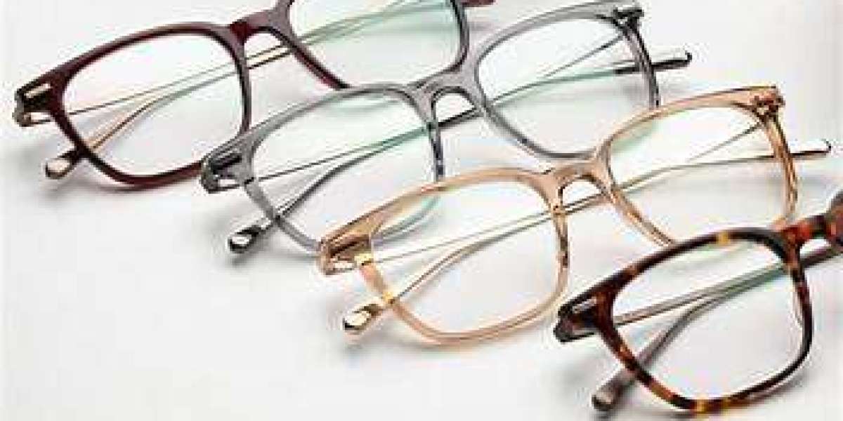 Eyewear Market Size And Forecast Report 2024-2032