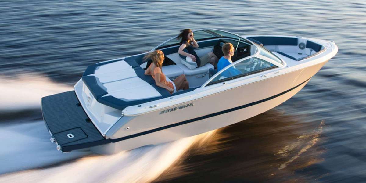 Discover the Elegance of Luxury Boat Rentals