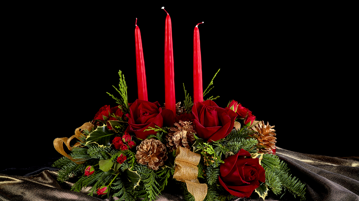 Top Trends in Christmas Flower Arrangements for This Year | by Élan Flowers | Dec, 2024 | Medium