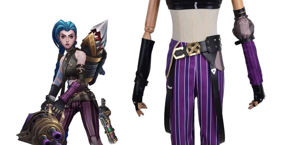 How to Cosplay 3: Makeup and Hair Styling Tips